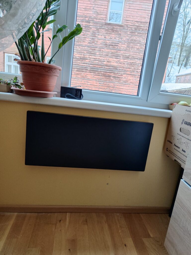 250W must küttepaneel